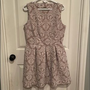 Size 16 Closet London Beige and White Dress